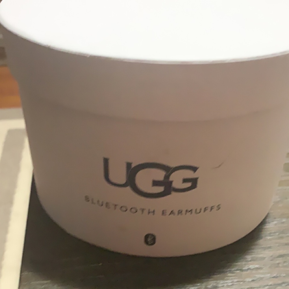 UGG Bluetooth earmuffs